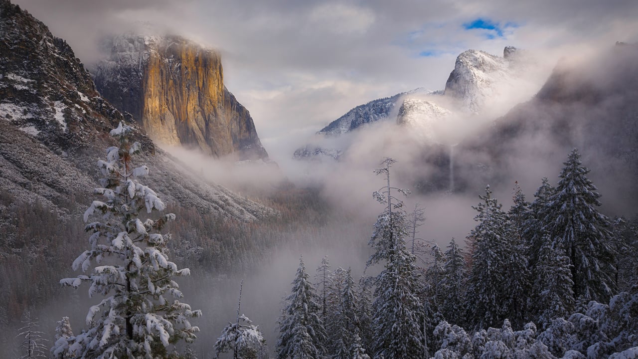 Clearing snowstorm, Yosemite National Park, California (© Jeff Lewis/Tandem Stills + Motion) desktop wallpaper