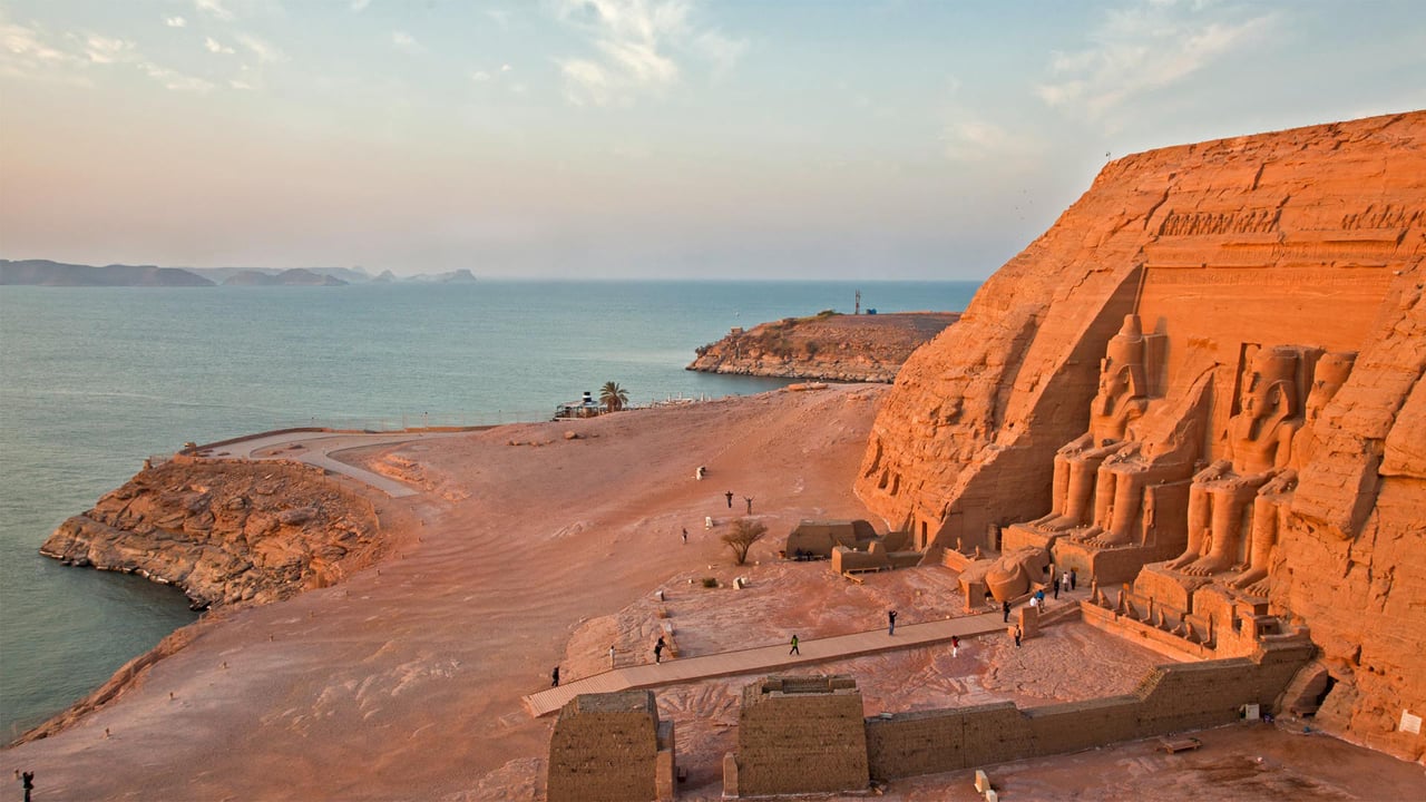 Abu Simbel temples on the west shore of Lake Nasser, Egypt (© George Steinmetz/Getty Images) desktop wallpaper