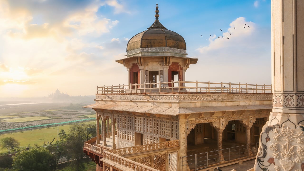 Agra Fort, Uttar Pradesh (© Roop_Dey/Shutterstock) desktop wallpaper