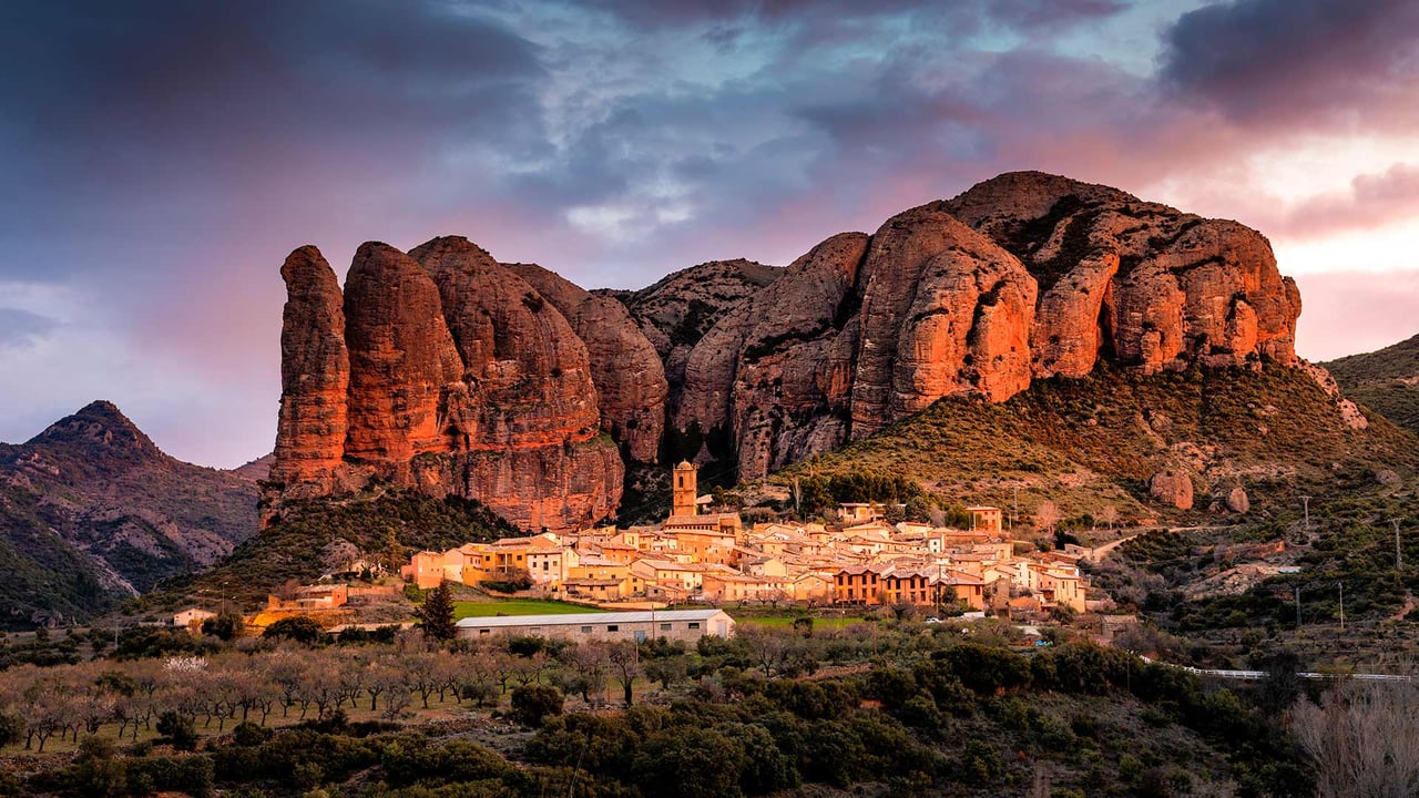 Agüero, Spain (© Andrea Comi/Getty Images) desktop wallpaper
