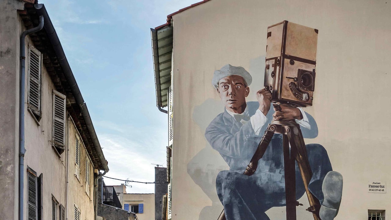 Fresque representant Buster Keaton, le cameraman, Cannes (© Arterra Picture Library/Alamy Stock Photo) desktop wallpaper