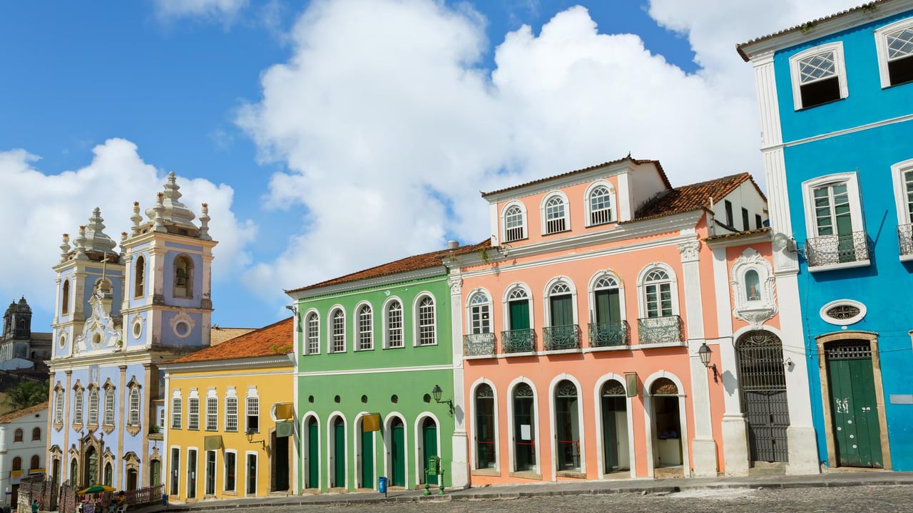 Igreja do Nosso Senhor do Bonfim, Pelourinho (© Grafissimo/Getty images) desktop wallpaper