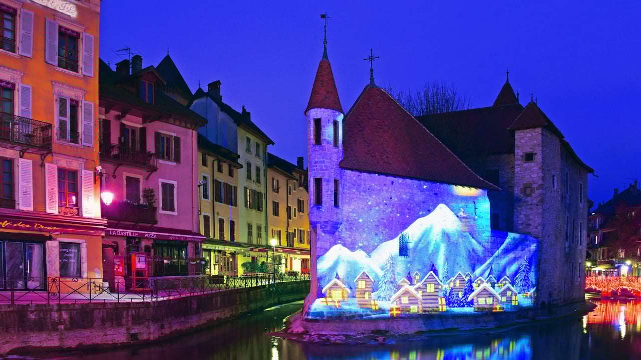 Winter scene illuminated on the Palais de l'Isle in Annecy, Haute Savoie, France (© blickwinkel/Alamy) desktop wallpaper