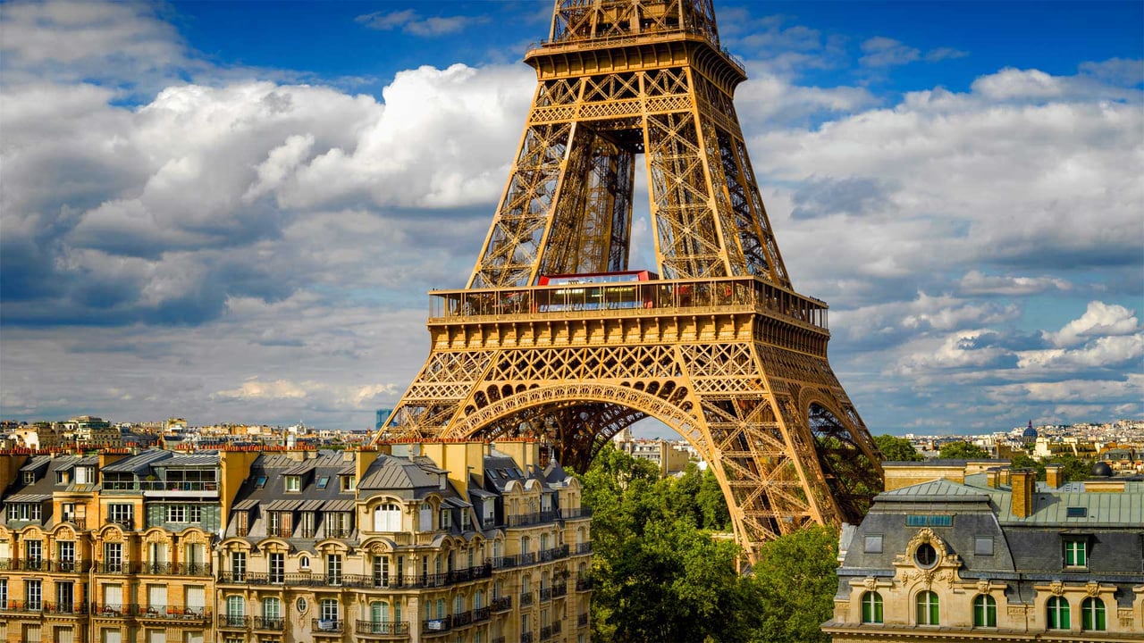 Eiffel Tower in Paris, France (© Susanne Kremer/eStock Photo) desktop wallpaper