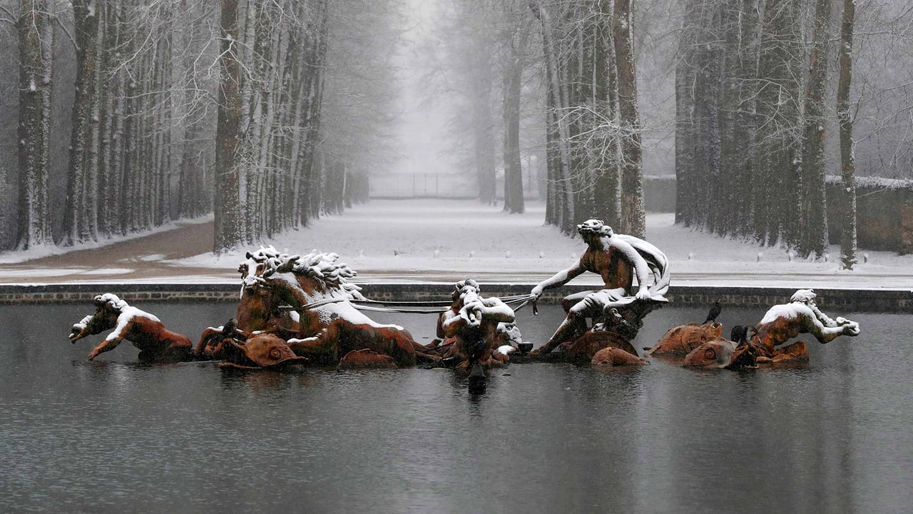 Le bassin d’Apollon sous la neige dans le parc du château de Versailles, photographié le 6 février 2018 (© FRANCOIS GUILLOT/AFP via Getty Images) desktop wallpaper