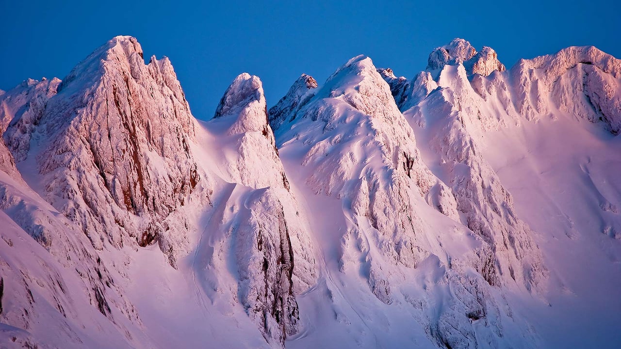 欧罗巴山Los Argaos山脉上的日落,西班牙阿斯图里亚斯 (© jregueiro/Getty Images) desktop wallpaper