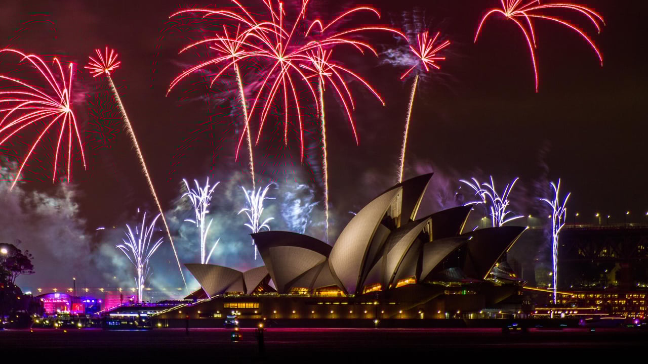 Sydney Opera House Australia Day celebration in 2018 (© Michal Ziarno/Shutterstock) desktop wallpaper