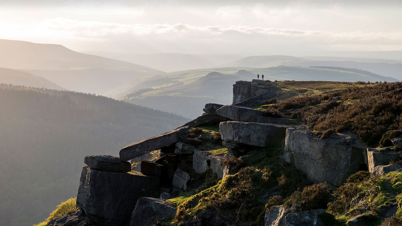 Bamford Edge, Peak District National Park, Derbyshire, England (© R A Kearton/Moment Open/Getty Images) desktop wallpaper
