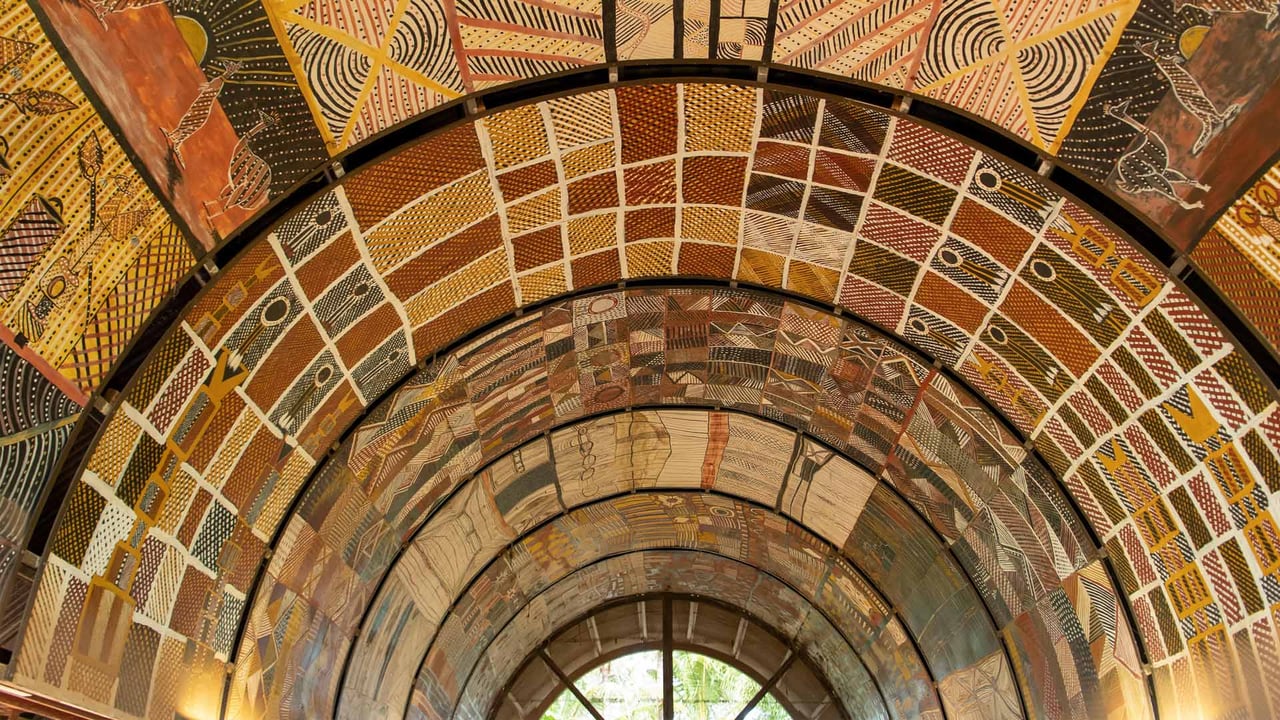 Œuvres d'art aborigènes, Centre d'art Ngaruwanajirri, Wurrumiyanga, île Bathurst, Australie (© Robert Wyatt/Alamy) desktop wallpaper