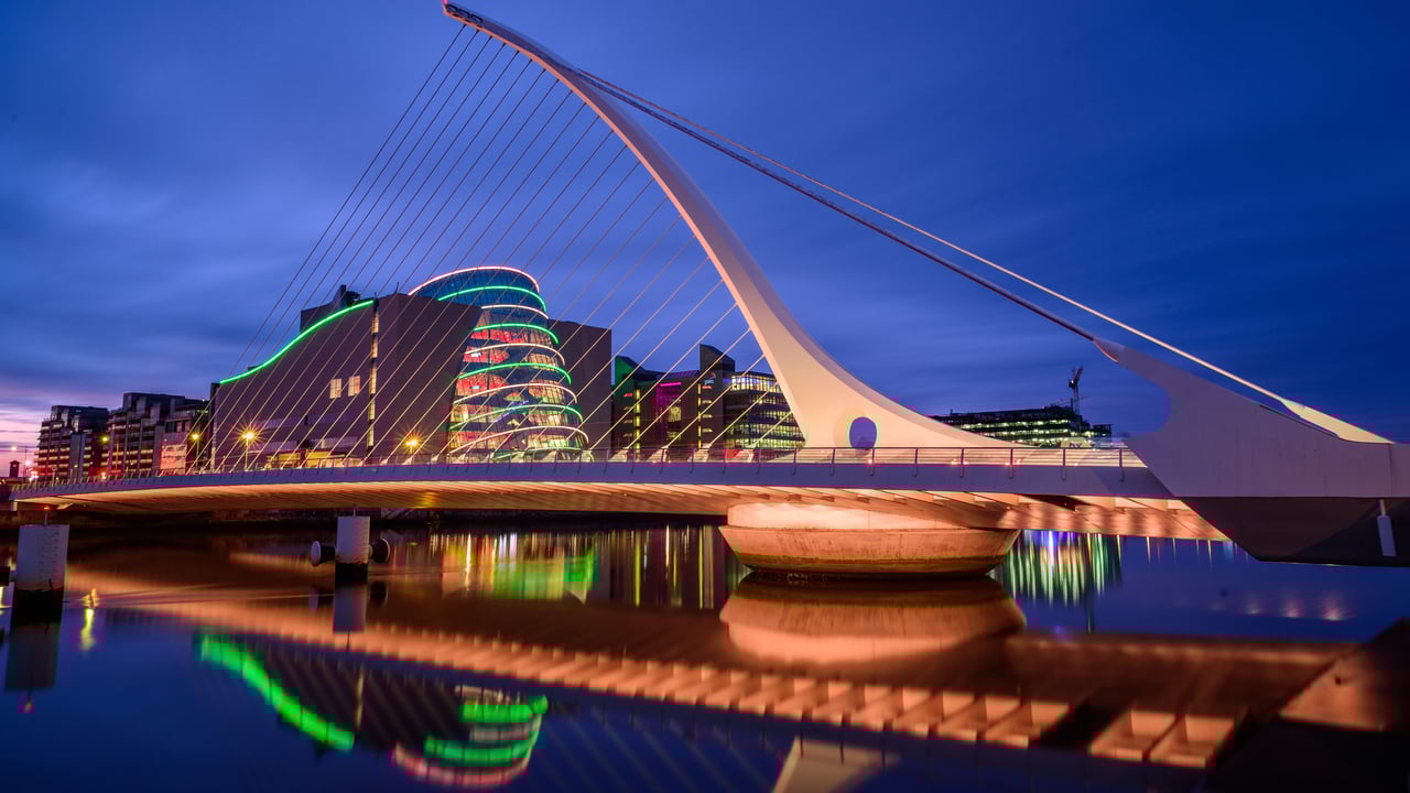 Samuel Beckett Bridge, Dublin, Ireland (© Colm Keating/Tandem Stills + Motion) desktop wallpaper
