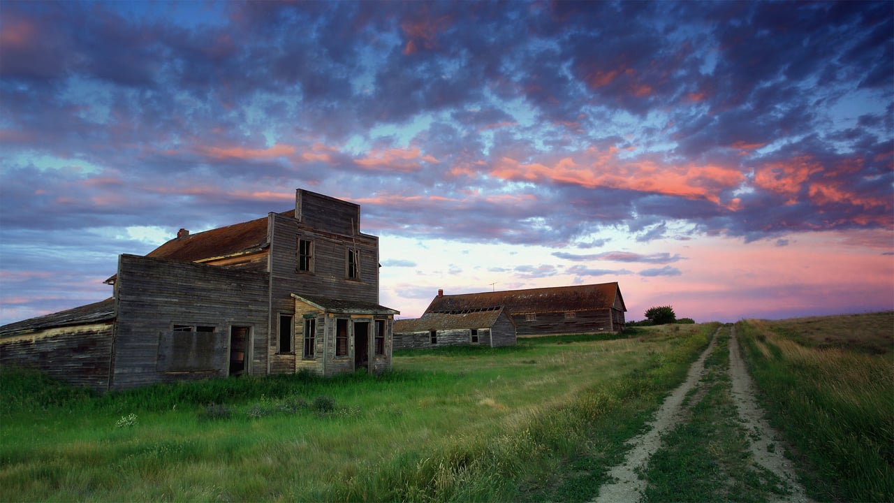 Old general store of Bents, Saskatchewan, Canada (© ImagineGolf/Getty Images) desktop wallpaper