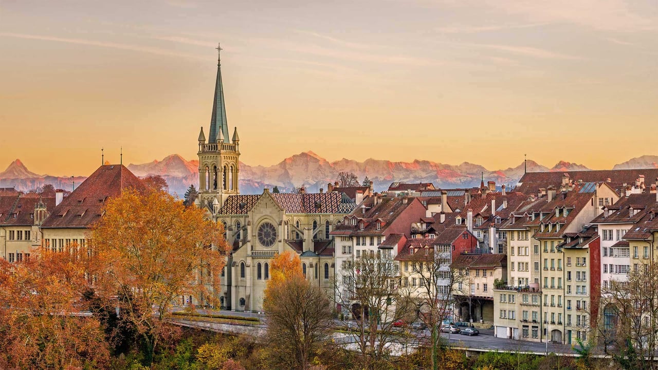 Old Town of Bern, Switzerland (© Simon Zenger/Alamy) desktop wallpaper