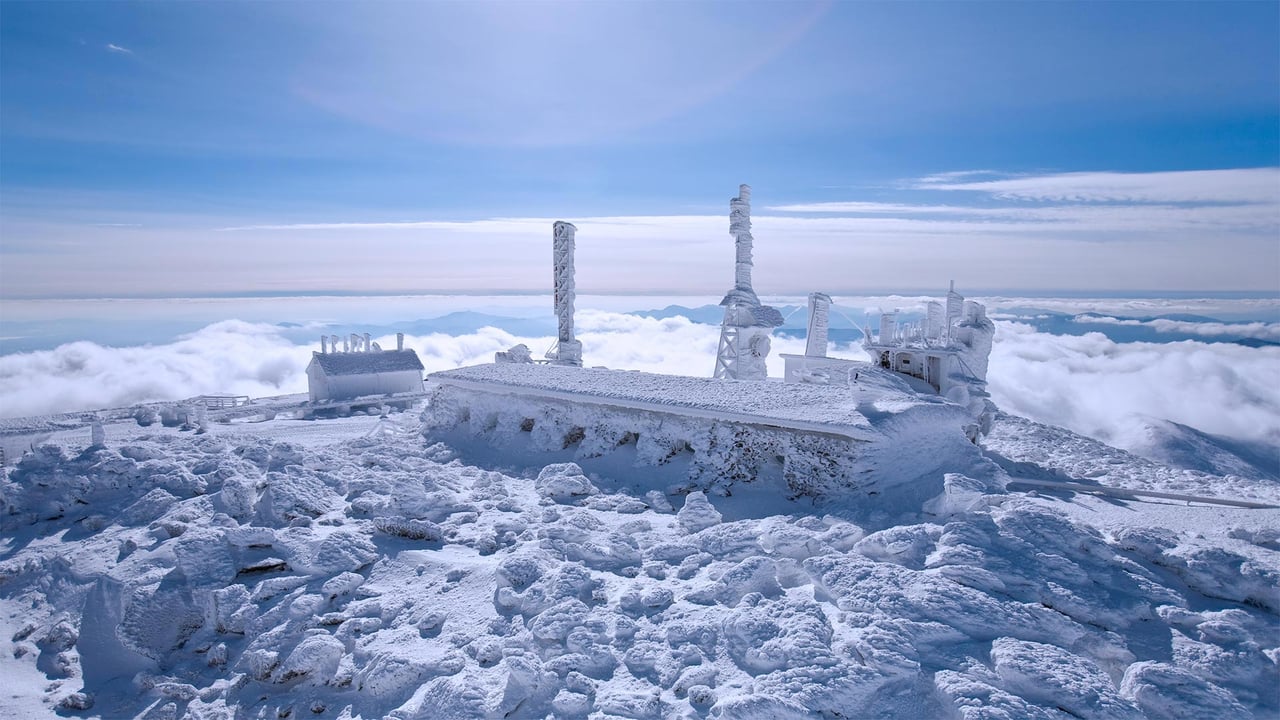 The Mount Washington Observatory in New Hampshire (© Mike Theiss/Getty Images) desktop wallpaper