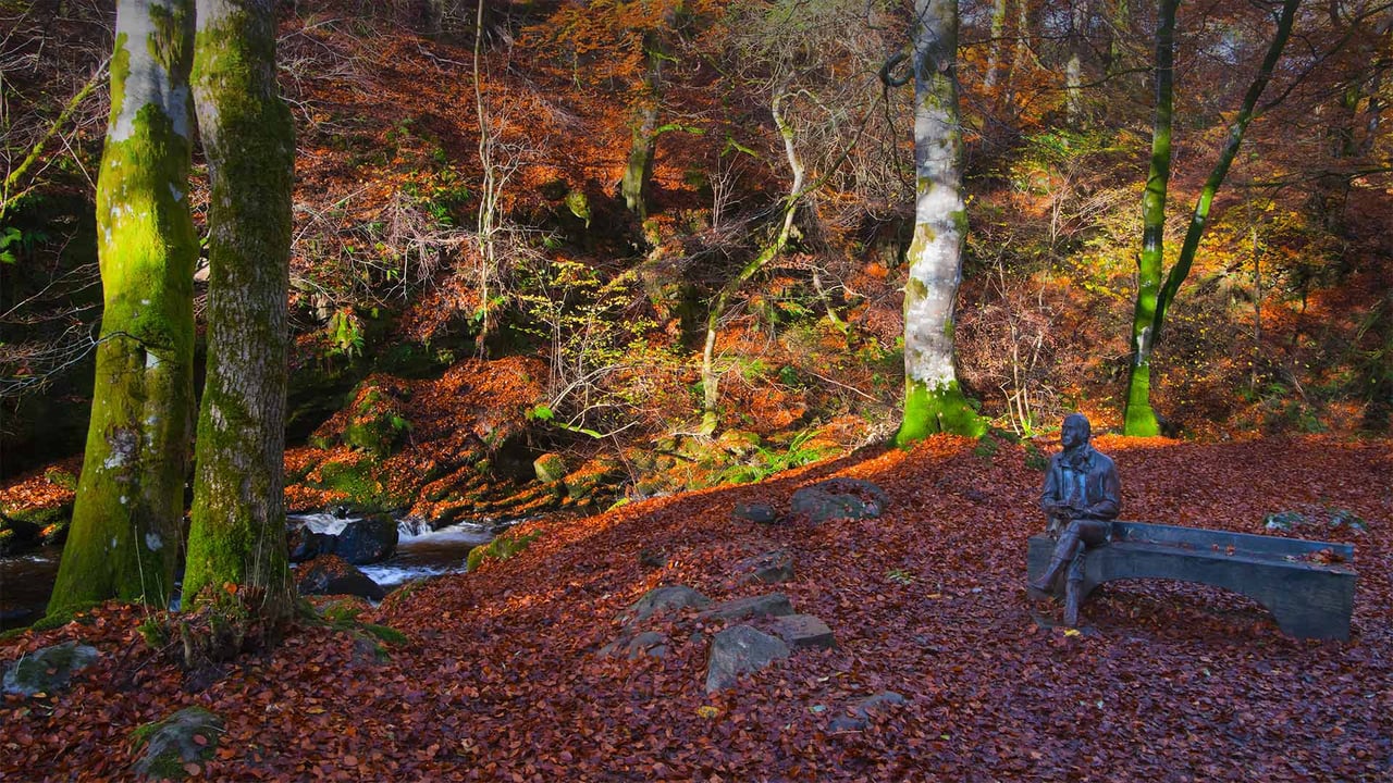 Statue of Robert Burns in the Birks of Aberfeldy, Perth and Kinross, Scotland (© Dennis Barnes/Getty Images) desktop wallpaper