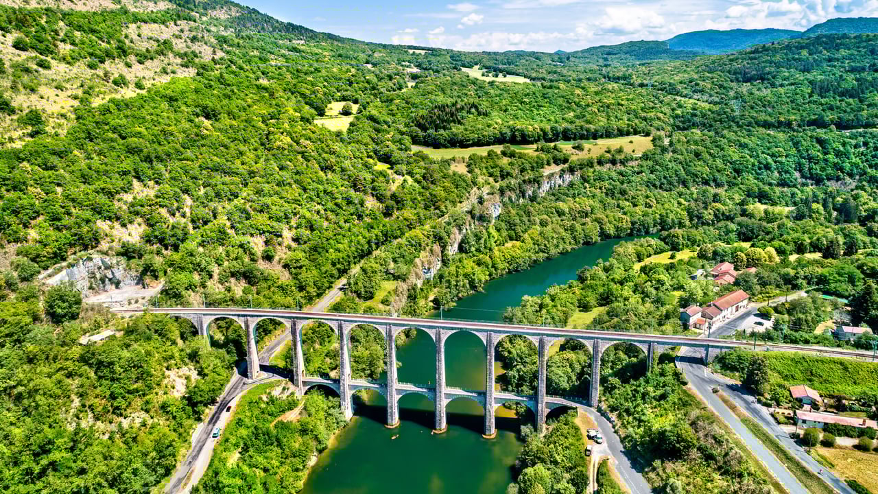 Cize-Bolozon viaduct crossing the Ain gorge, France (© Leonid Andronov/Getty Images) desktop wallpaper