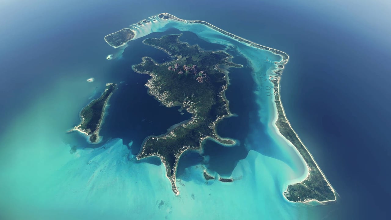 法属波利尼西亚波拉波拉岛的鸟瞰图 (© GLF Media/Shutterstock) desktop wallpaper