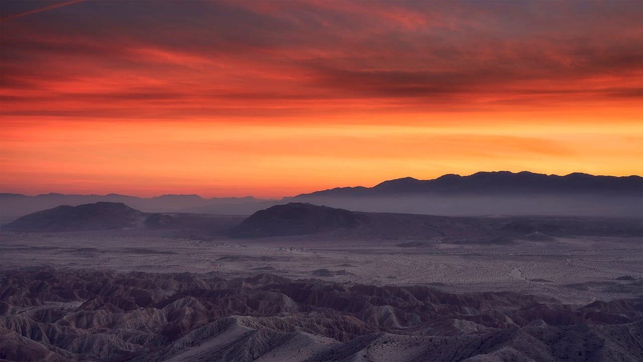 Borrego Badlands in Anza-Borrego Desert State Park, California (© Tom Hogan/plainpicture) desktop wallpaper