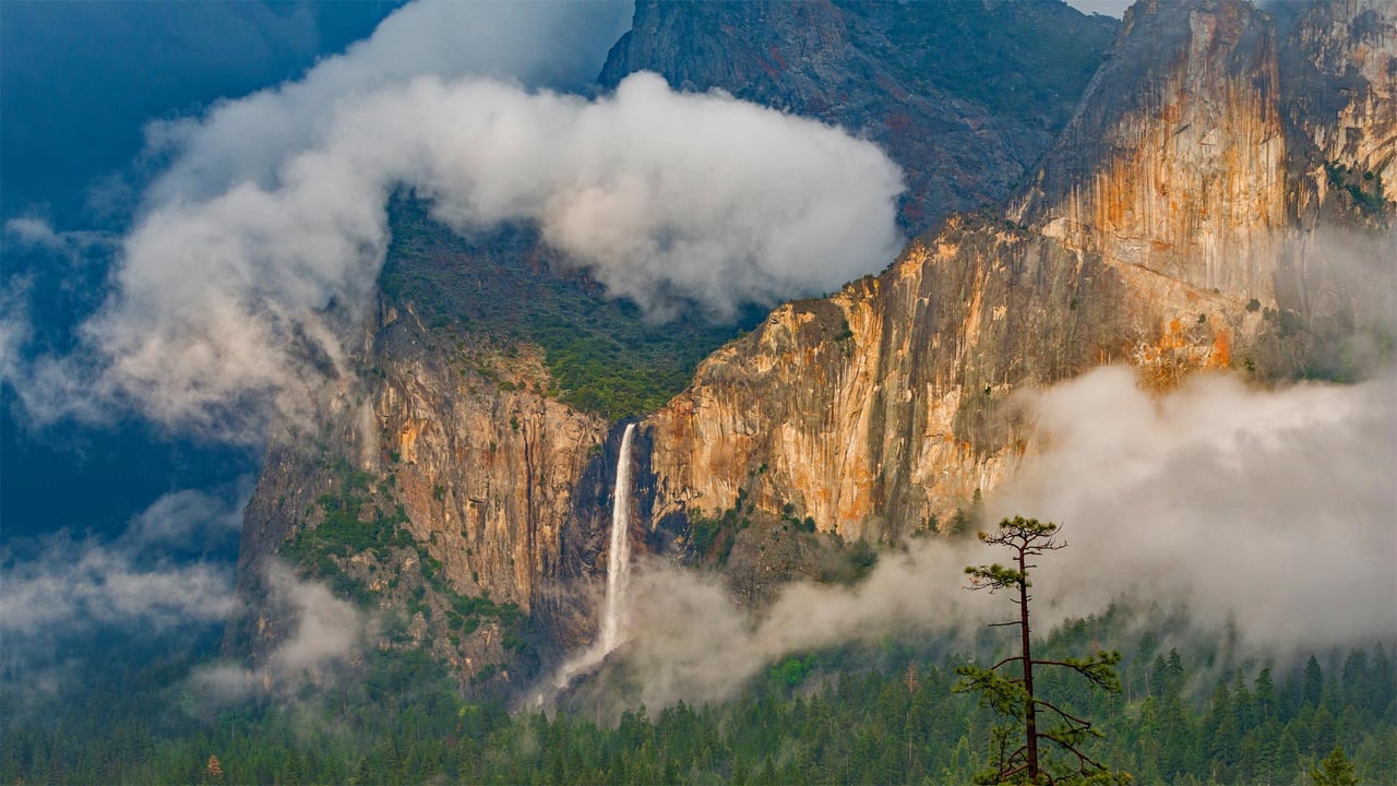 Bridalveil Fall, Yosemite National Park, California (© Jeff Foott/Minden Pictures) desktop wallpaper