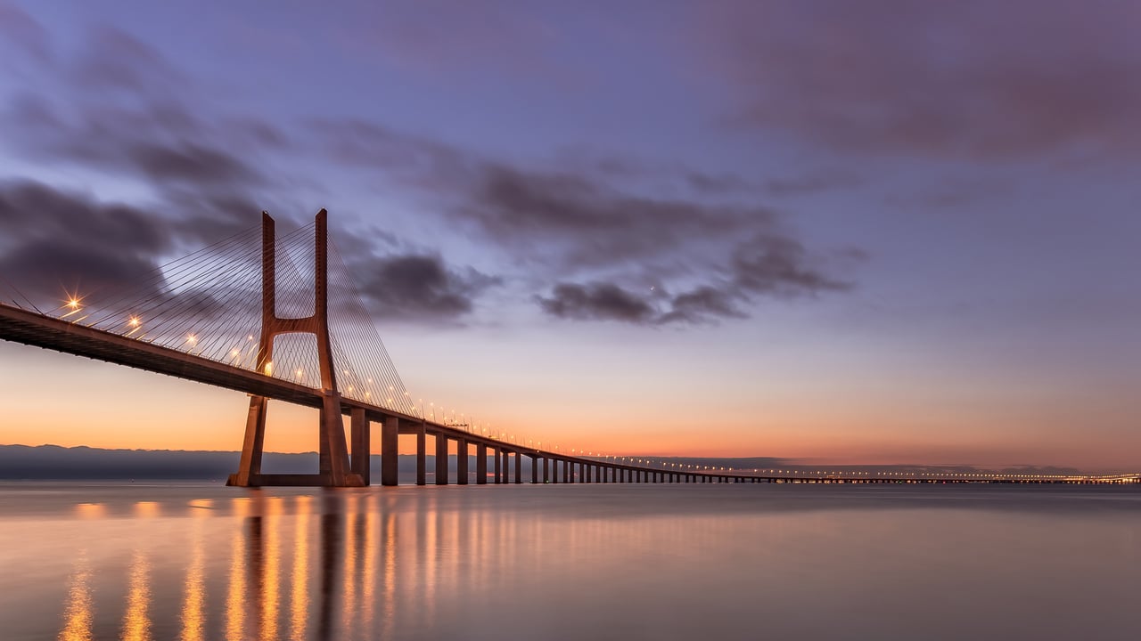 Vasco da Gama Bridge, Lisbon, Portugal (© Achim Thomae/Getty Images) desktop wallpaper