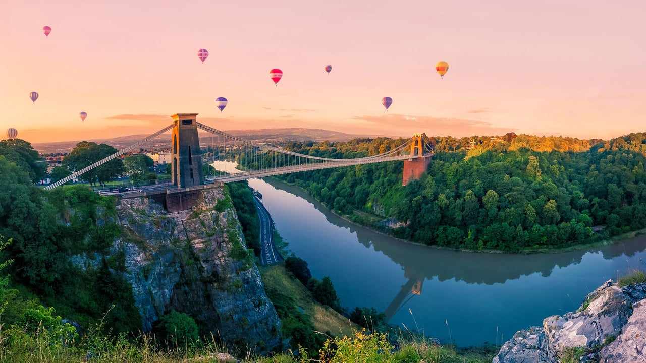 Hot air balloons over Clifton Suspension Bridge at sunrise, Bristol (© Rich Jones Photography/Getty Images) desktop wallpaper