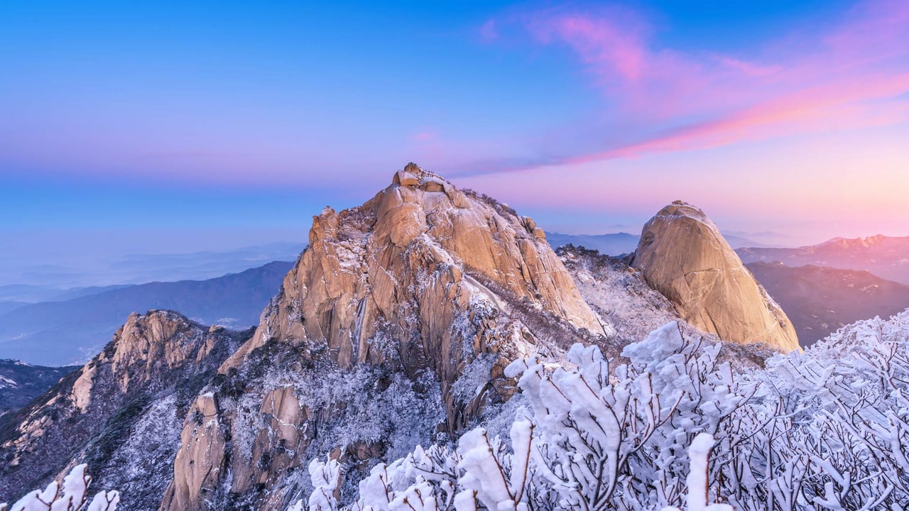 Bukhansan National Park, South Korea (© TRAVEL TAKE PHOTOS/Shutterstock) desktop wallpaper