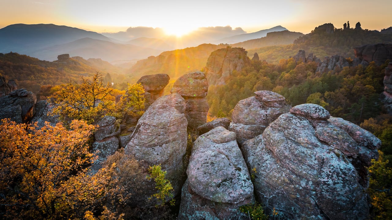 Belogradchik Rocks, Bulgaria (© EvaL Miko/Shutterstock) desktop wallpaper