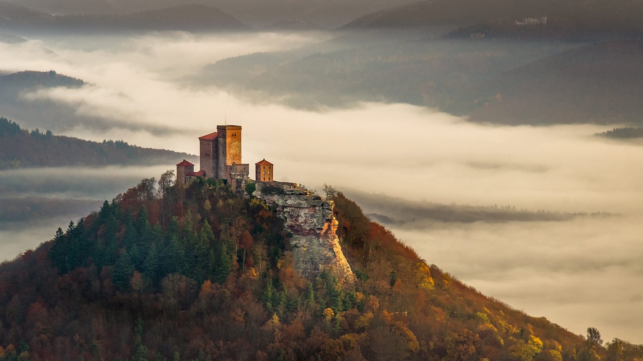 Trifels Castle in the Palatinate Forest, Rhineland-Palatinate, Germany (© Björn Lauer/Getty Images) desktop wallpaper