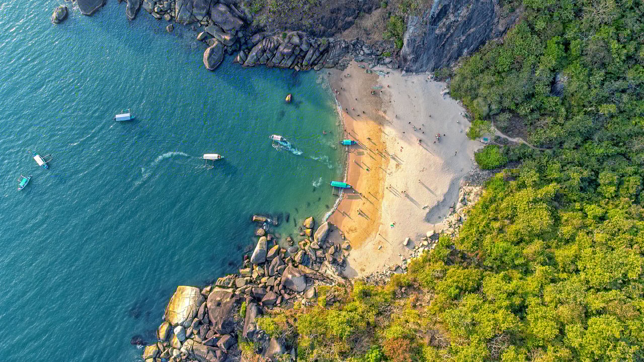 Butterfly Beach in Canacona, South Goa (© Puneet Vikram Singh, Nature and Concept photographer/Getty Images) desktop wallpaper