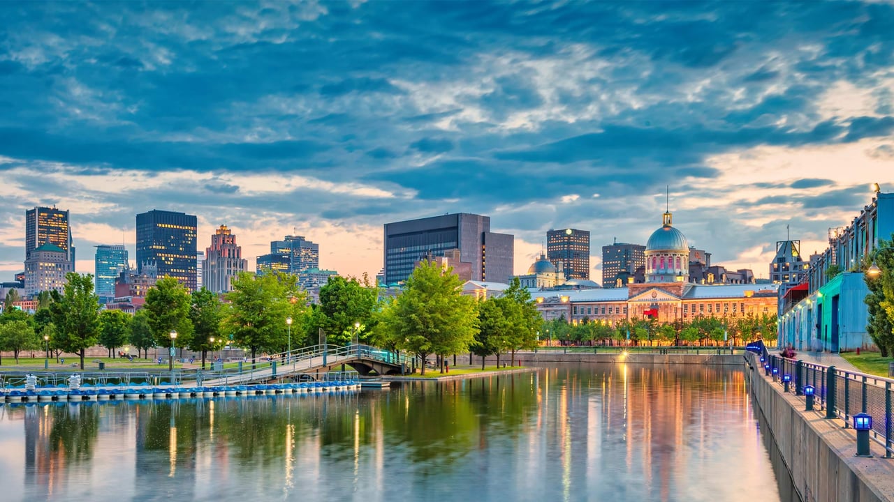 Skyline of Downtown Montreal, Quebec, Canada (© benedek/E+/Getty Images) desktop wallpaper