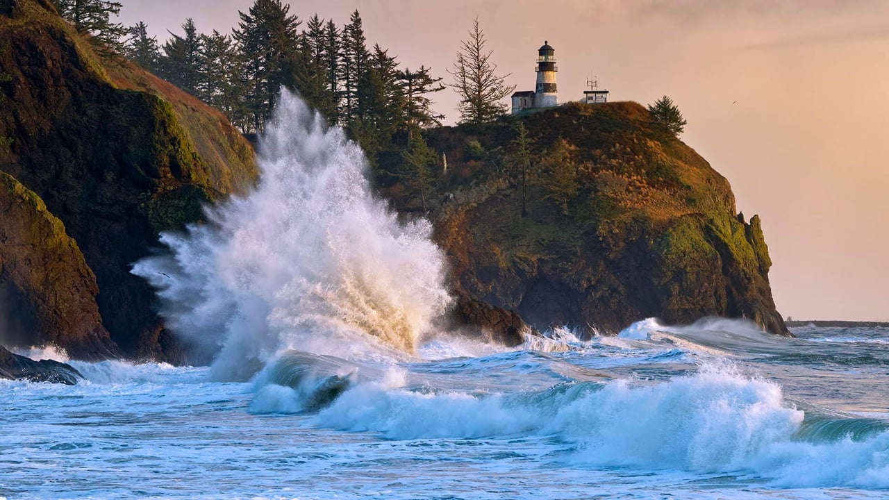 Cape Disappointment Lighthouse in Ilwaco, Washington, for the formation of the modern US Coast Guard (© Tom Schwabel/Tandem Stills + Motion) desktop wallpaper