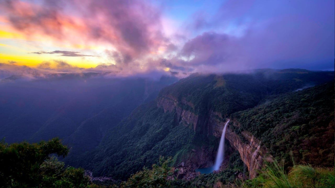 Nohkalikai waterfall, near Sohra, Meghalaya (© Amit Rane/Alamy Stock Photo) desktop wallpaper