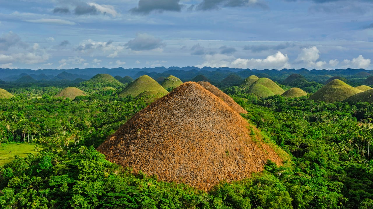 Chocolate Hills in Bohol, Philippines (© Danita Delimont/Offset by Shutterstock) desktop wallpaper