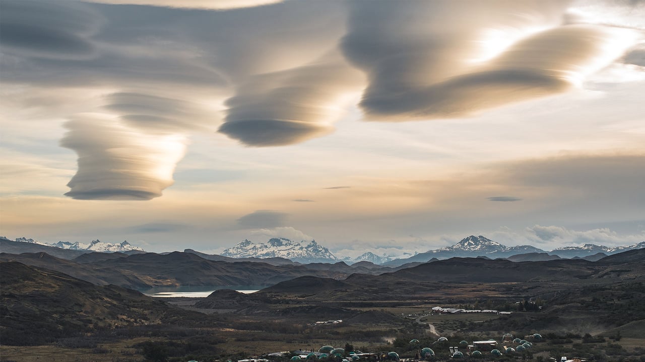 Lenticular clouds, Patagonia (© Sasha Juliard/Shutterstock) desktop wallpaper