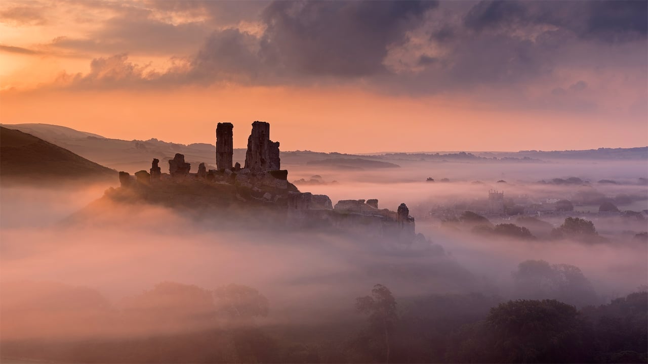 Corfe Castle, Dorset, England (© Ross Hoddinott/Minden Pictures) desktop wallpaper