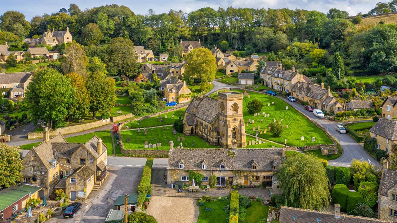 Cotswolds village of Snowshill, Gloucestershire, England, United Kingdom, Europe (© Gavin Hellier/robertharding/Getty Images) desktop wallpaper