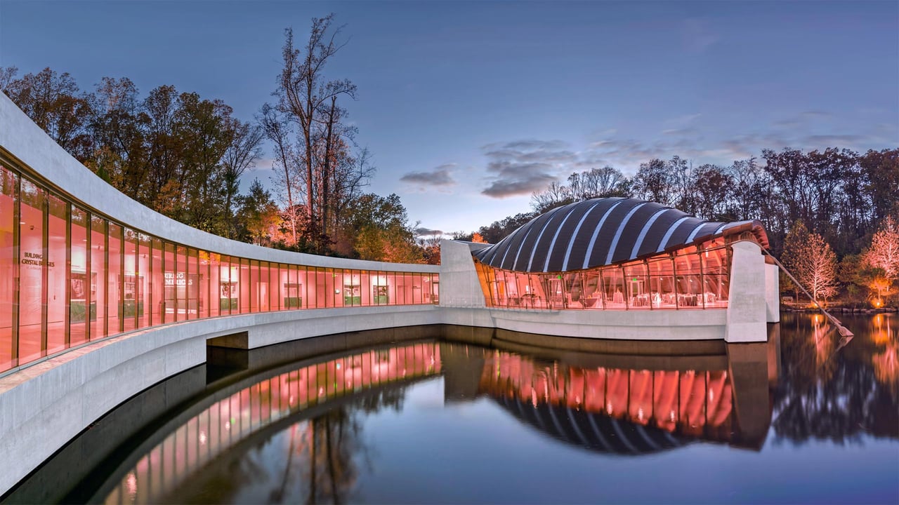 Crystal Bridges Museum of American Art in Bentonville, Arkansas (© Eddie Brady/Getty Images) desktop wallpaper