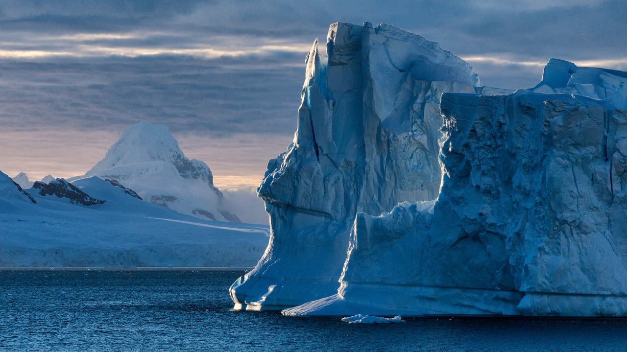 Blue icebergs near Cuverville Island, Antarctica (© Mike Hill/Getty Images) desktop wallpaper