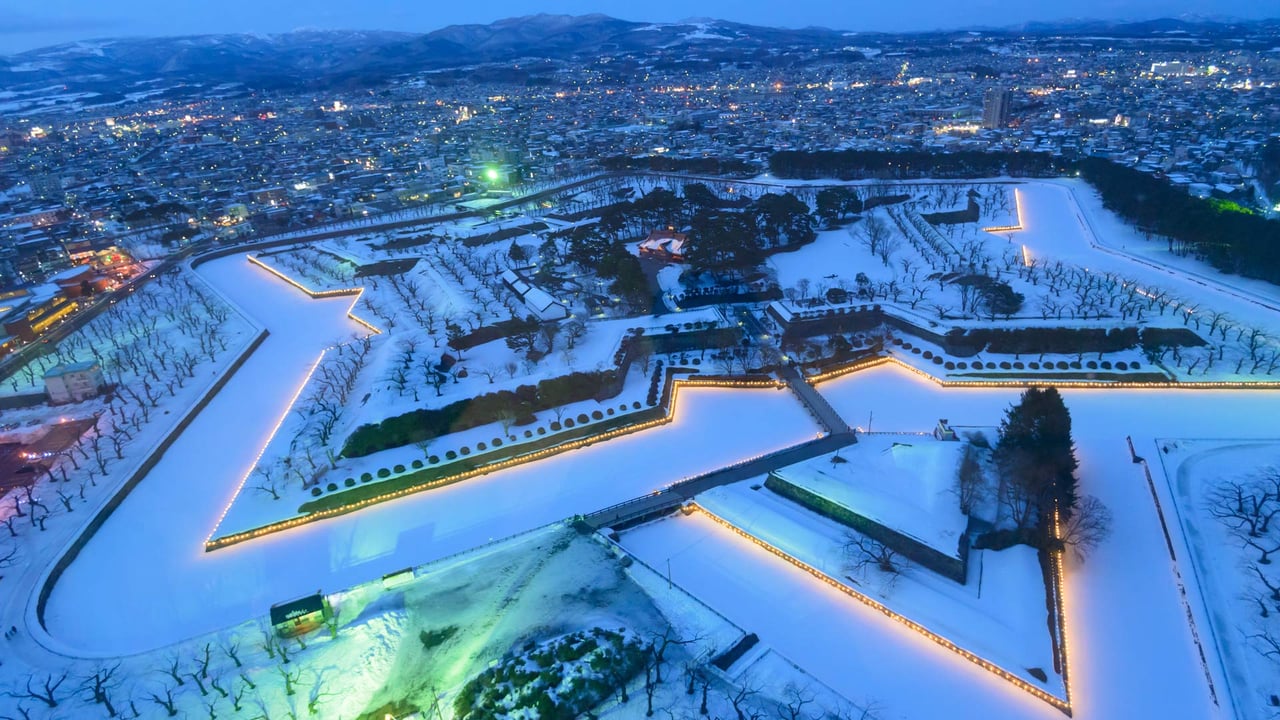 雪化粧の五稜郭, 北海道 函館 (© Hiro1775/Getty Images) desktop wallpaper