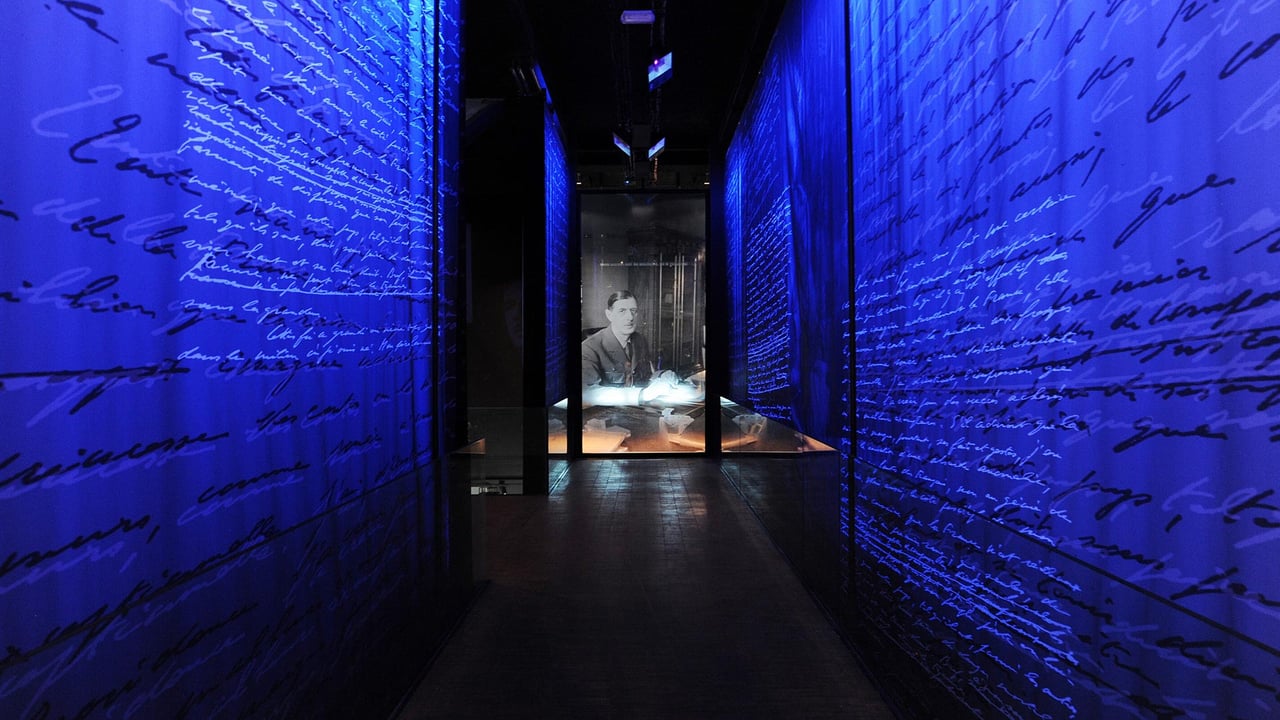 Photographie de Charles de Gaulle au mémorial éponyme de Colombey les Deux Églises (© Alexandre MARCHI/Gamma-Rapho via Getty Images) desktop wallpaper