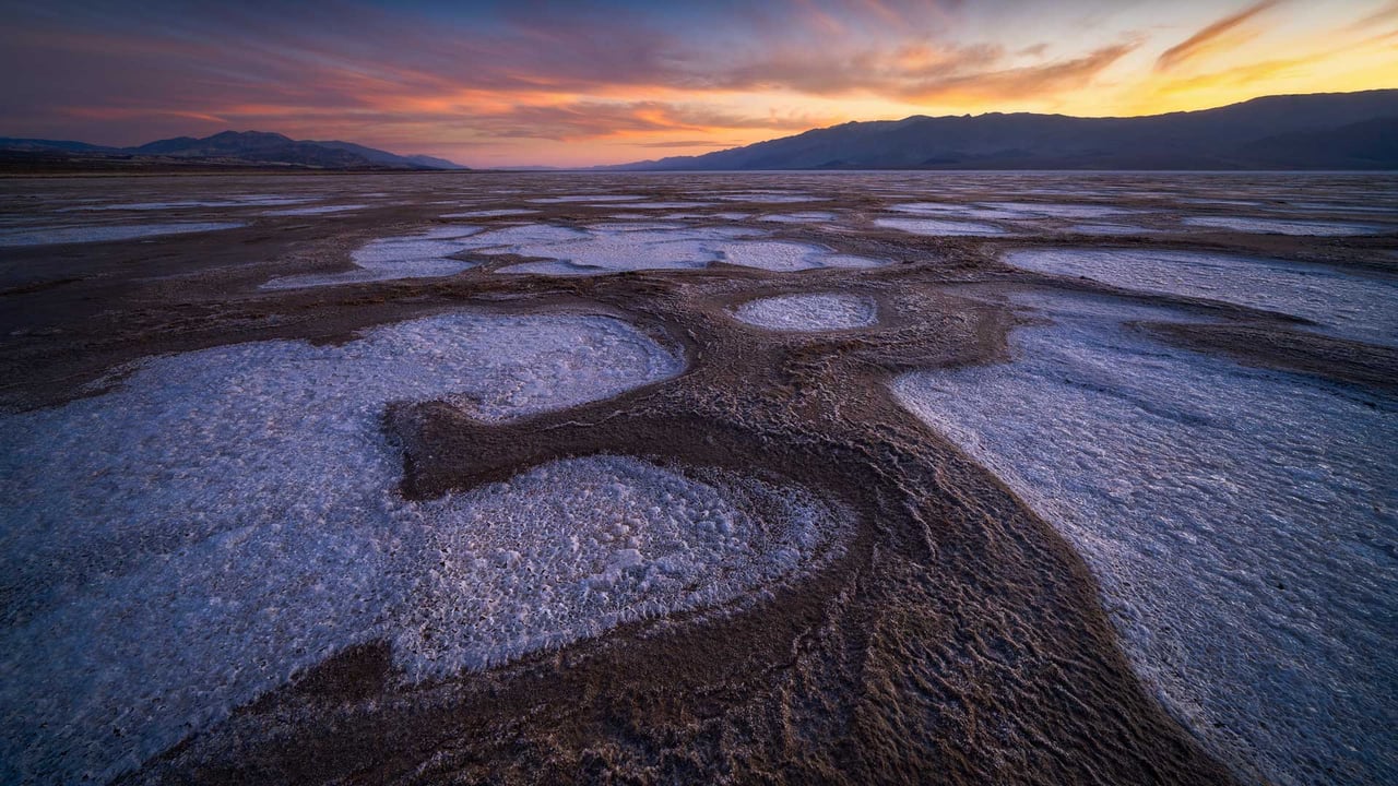 Salt flats in Badwater Basin, Death Valley National Park, California (© Jim Patterson/Tandem Stills + Motion) desktop wallpaper