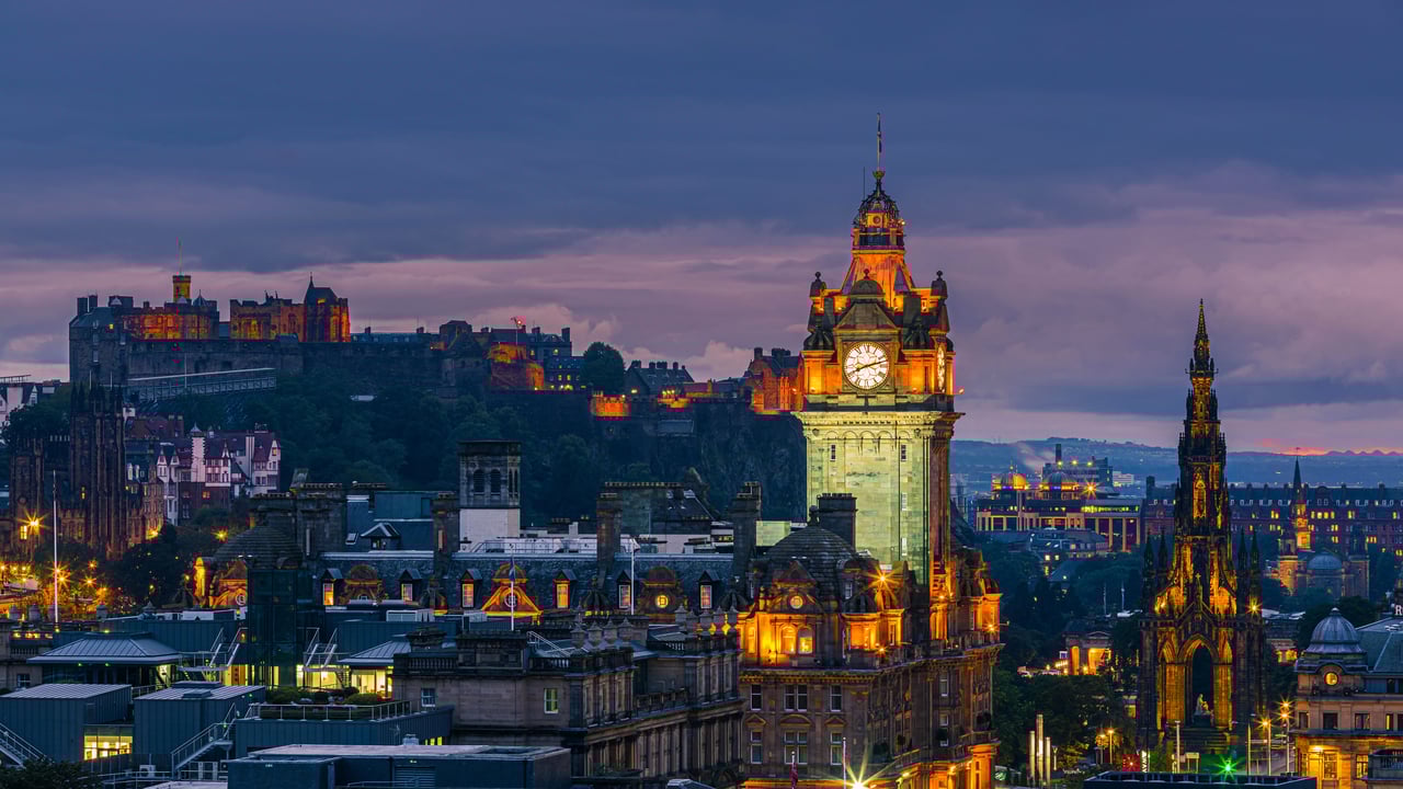 Twilight view over Edinburgh as seen from Calton Hill (© Henk Meijer/Alamy Stock Photo) desktop wallpaper