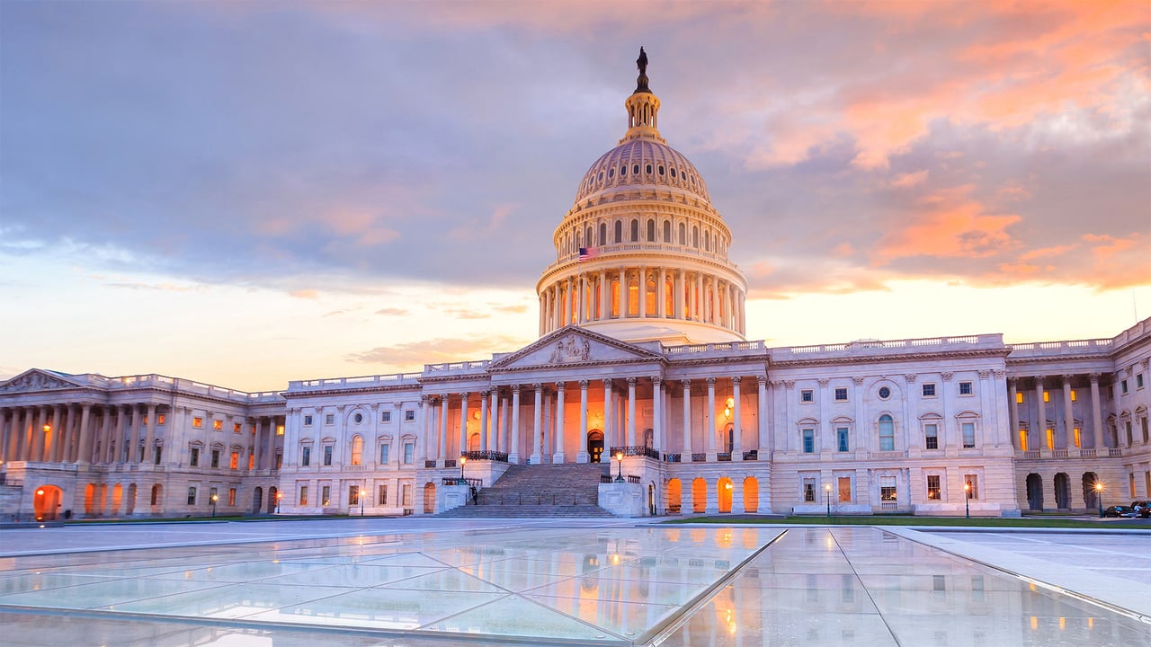 The United States Capitol Building in Washington, DC (© f11photo/Getty Images) desktop wallpaper