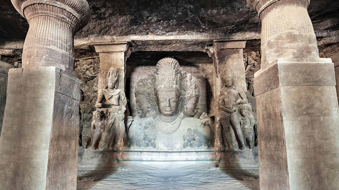 Elephanta Island caves near Mumbai, Maharashtra (© Andrey Khrobostov/Alamy Stock Photo) desktop wallpaper