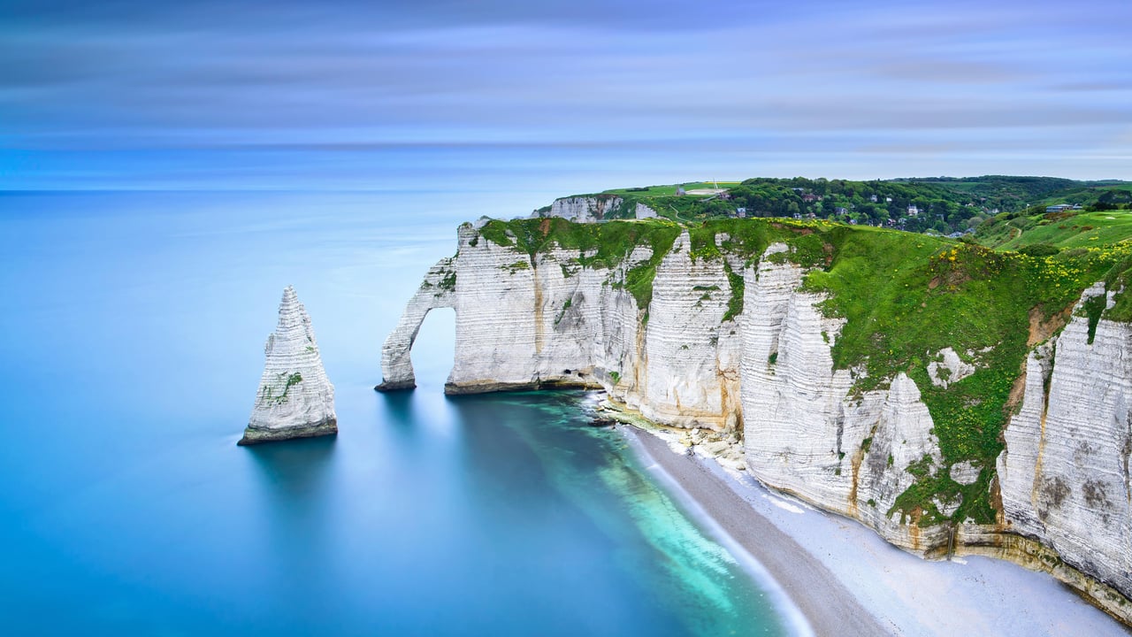 Étretat, Normandy, France (© StevanZZ/Alamy) desktop wallpaper