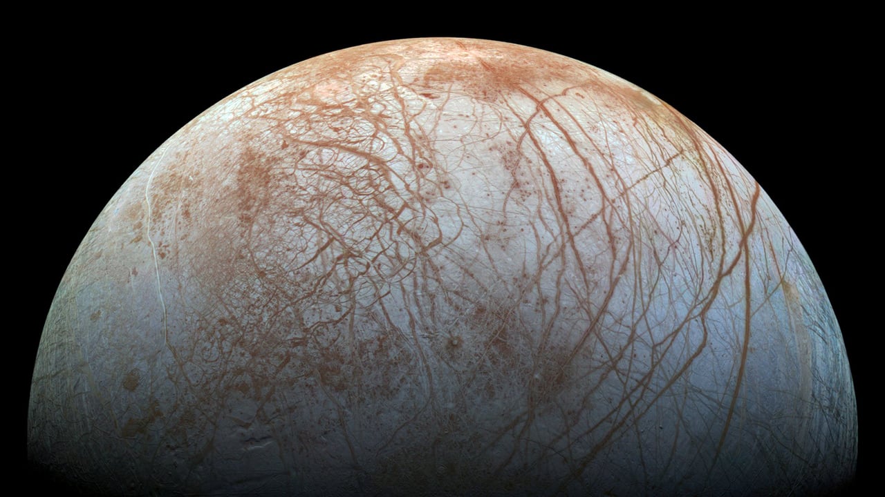Jupiter's icy moon Europa (© NASA/JPL-Caltech/SETI Institute) desktop wallpaper