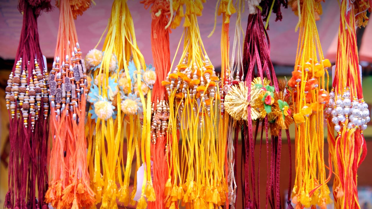 Festival of Raksha Bandhan (© Dinodia Photo/Getty Images) desktop wallpaper