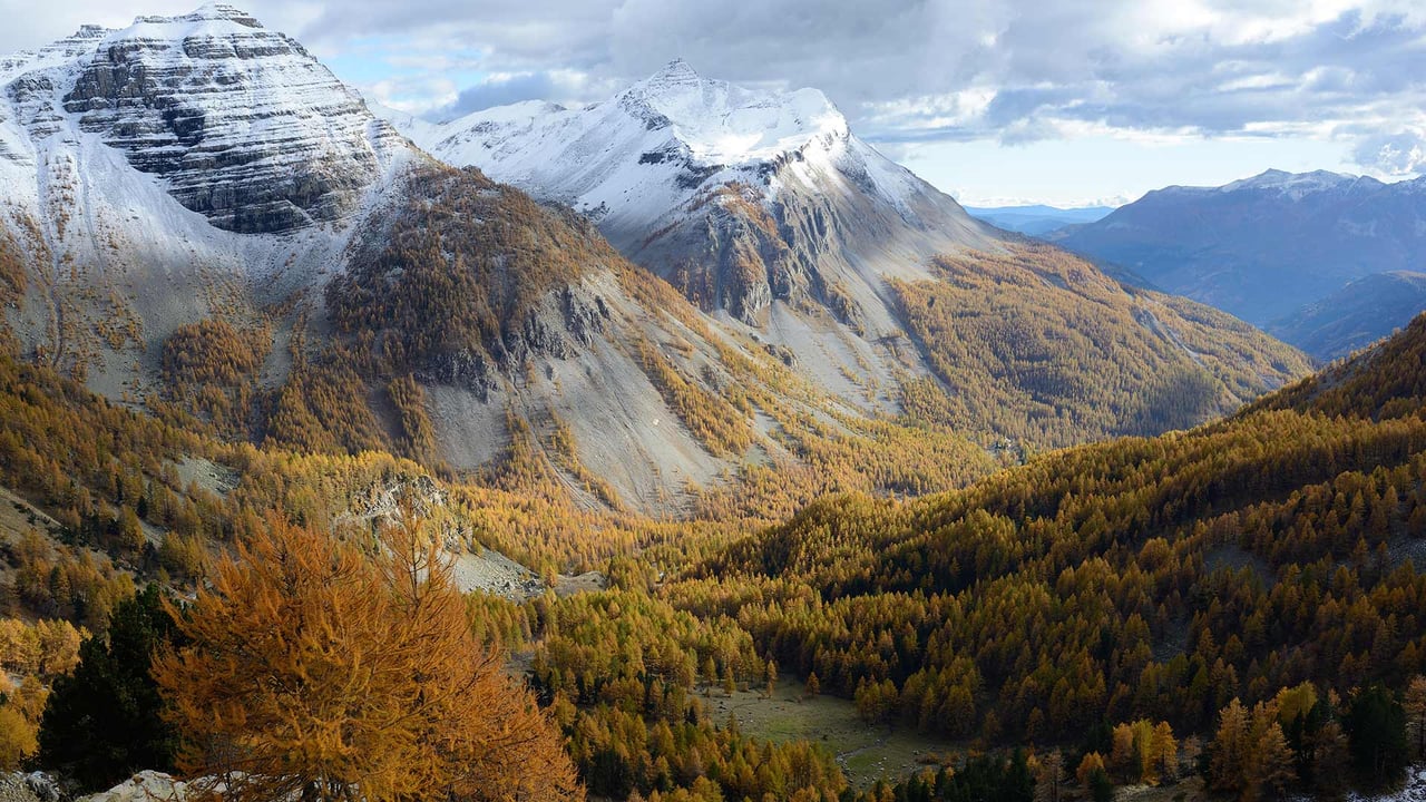 Tête de Gorgias (left) and Roche Grande (background), near Entraunes, Alpes-Maritimes, France (© aerial-photos.com/Alamy) desktop wallpaper
