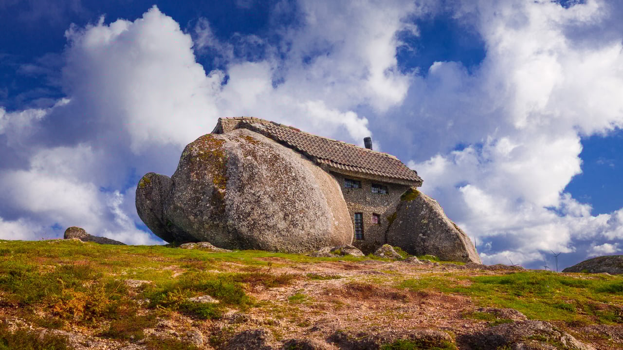 Casa do Penedo (House of the Rock) in Portugal (© Olimpio Fantuz/eStock Photo) desktop wallpaper
