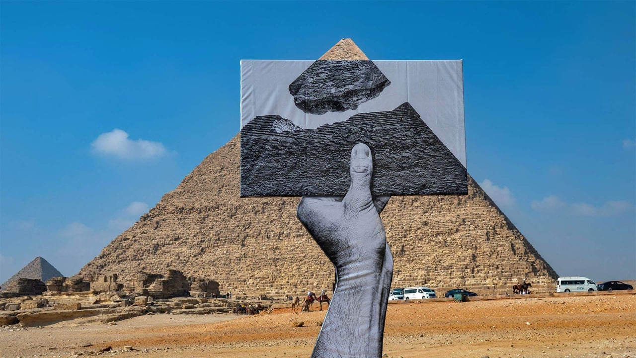 'Greetings from Giza,' an installation by the artist JR, Cairo, Egypt (© Ammar ABD RABBO/Abaca Press/Alamy) desktop wallpaper