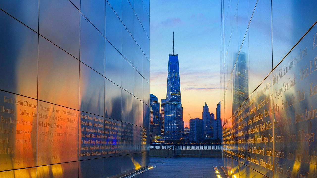 One World Trade Center and lower Manhattan, seen from the Empty Sky memorial in Jersey City, New Jersey (© Maurizio Rellini/Offset by Shutterstock) desktop wallpaper